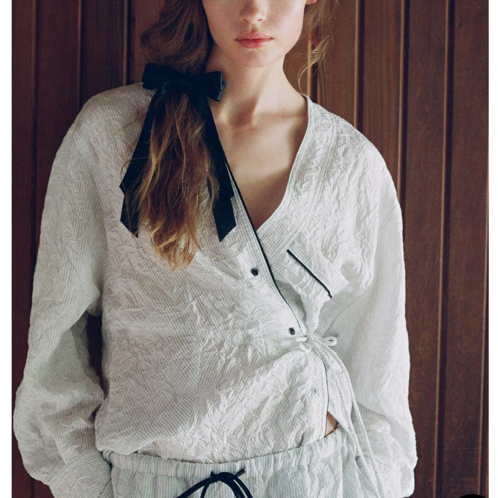 Zara White Wrinkle Effect Lounge Top with Black Accents